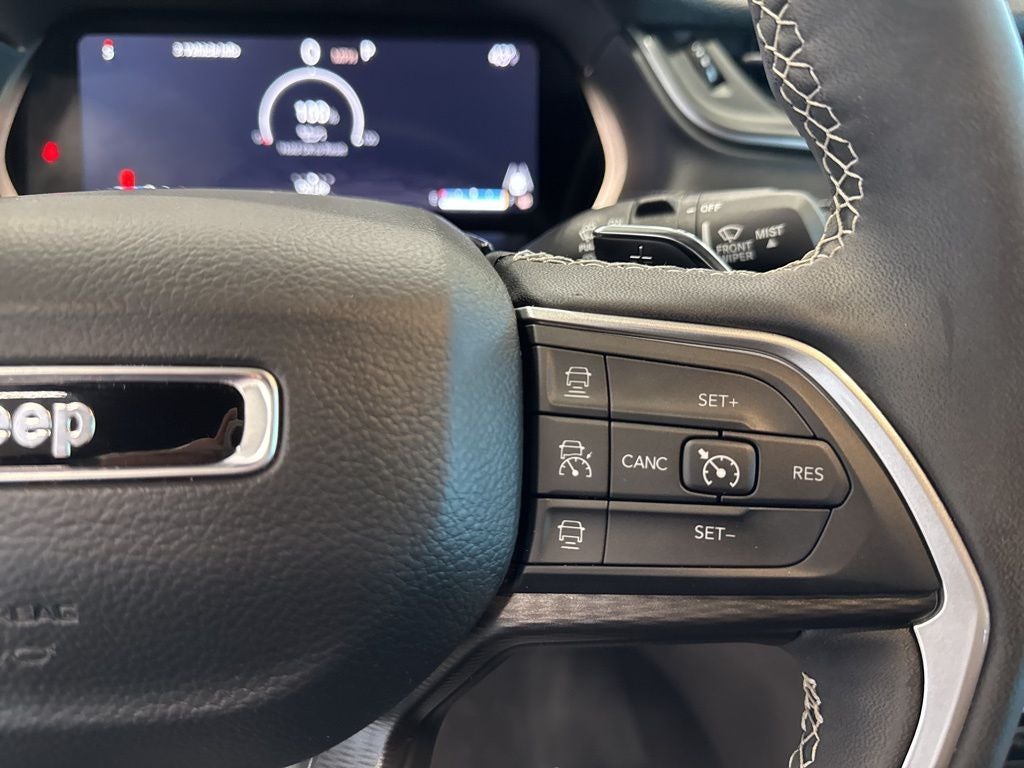 2025 Jeep Grand Cherokee L Altitude 4x4