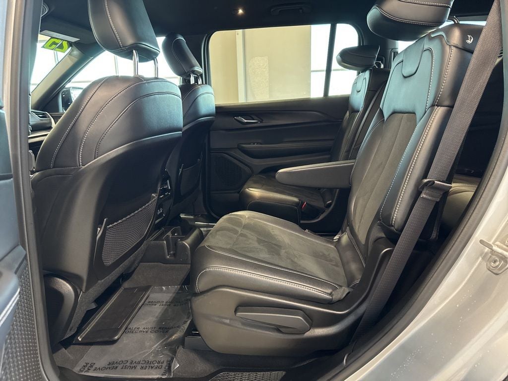 2025 Jeep Grand Cherokee L Altitude 4x4