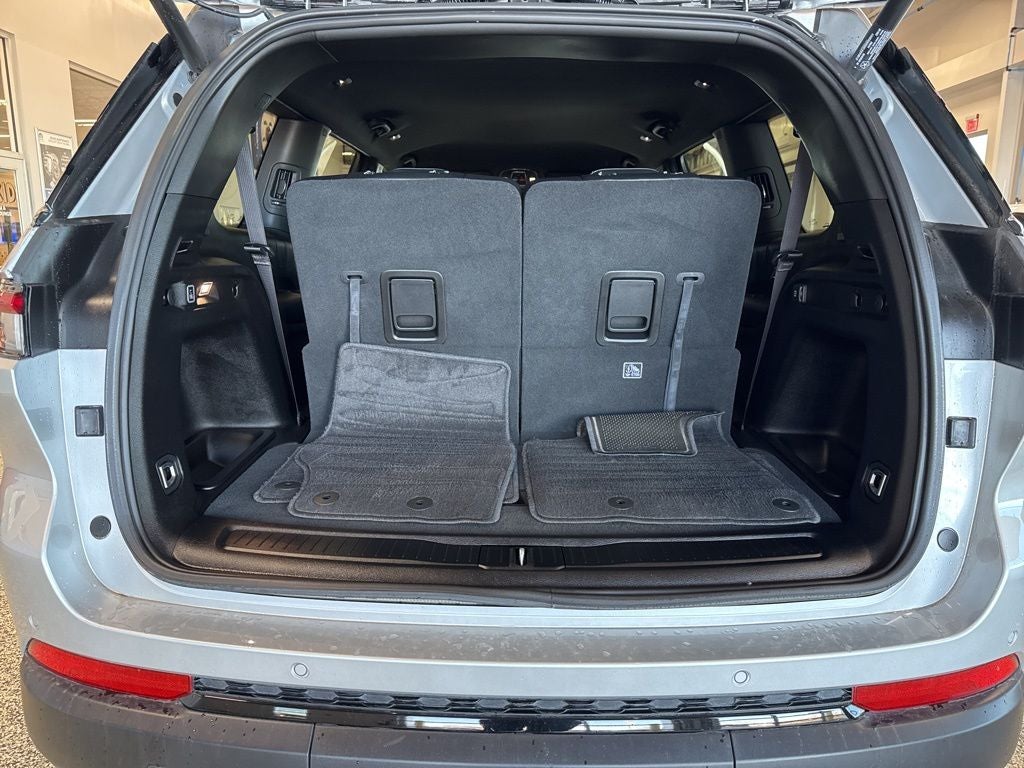 2025 Jeep Grand Cherokee L Altitude 4x4