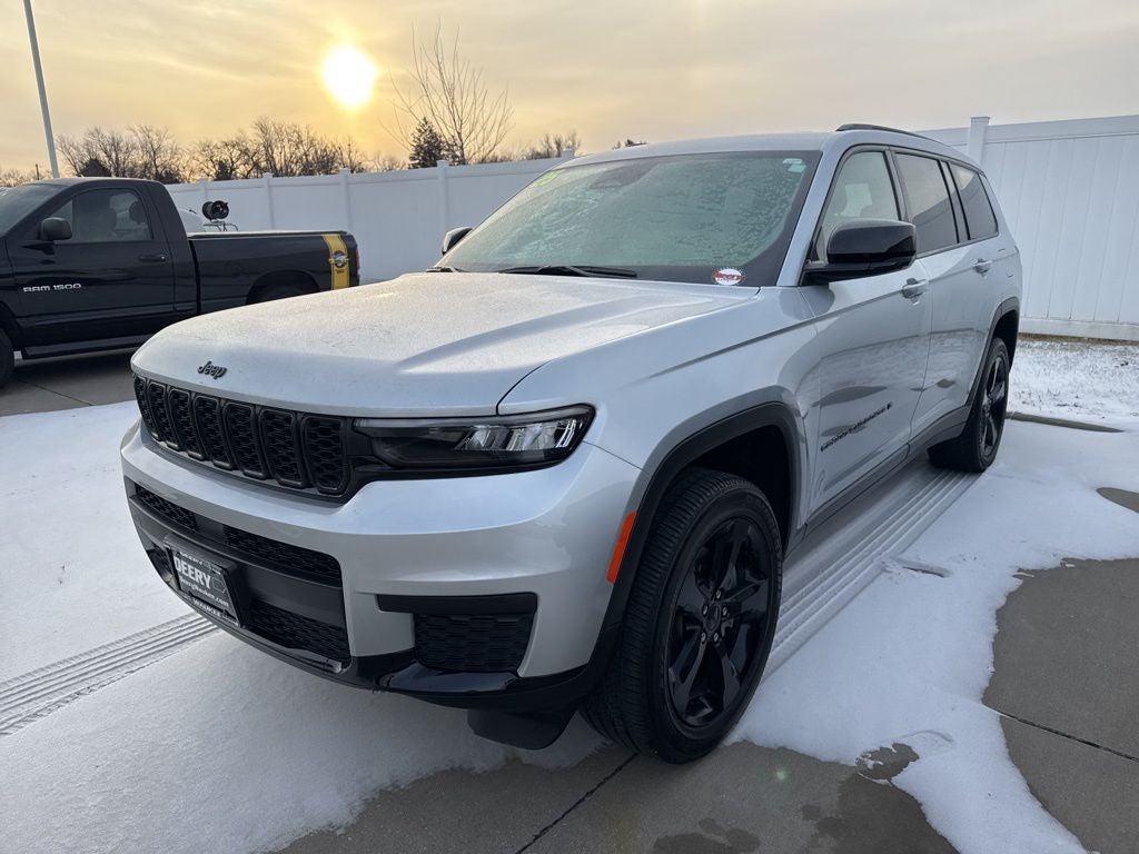 2025 Jeep Grand Cherokee L Altitude 4x4