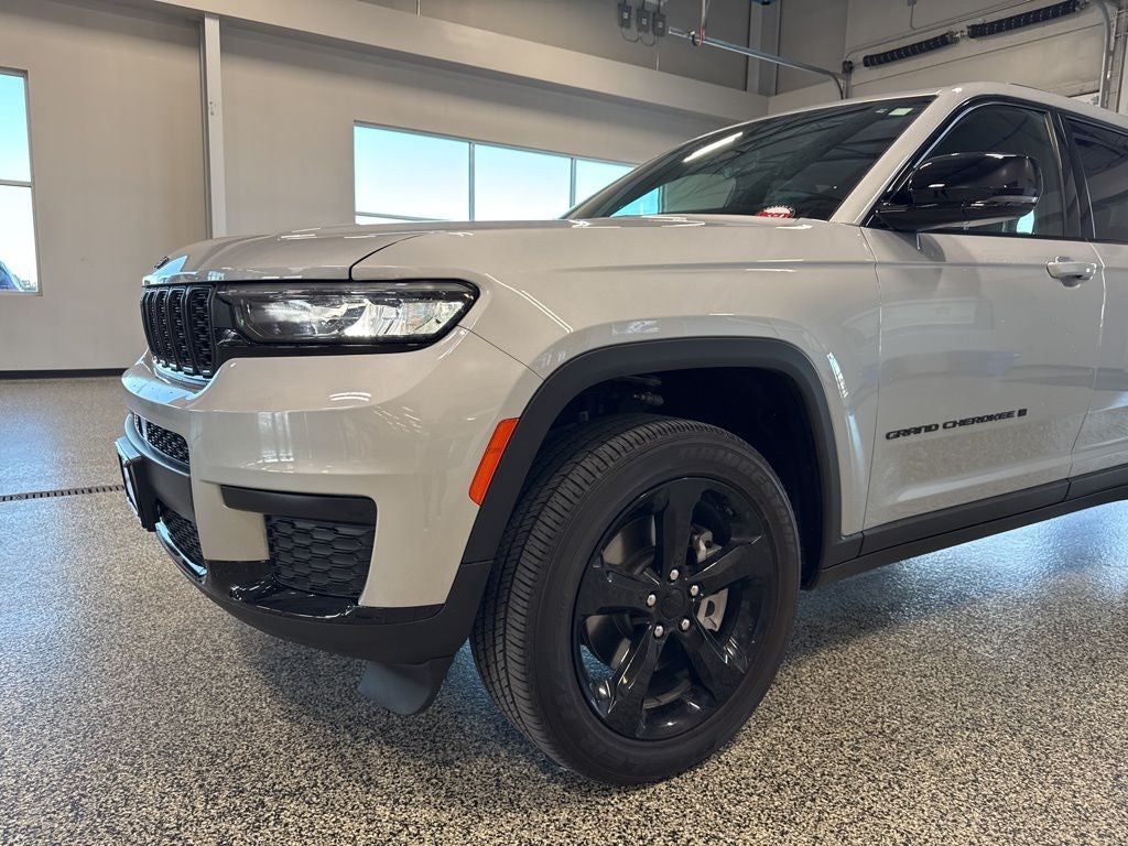 2025 Jeep Grand Cherokee L Altitude 4x4