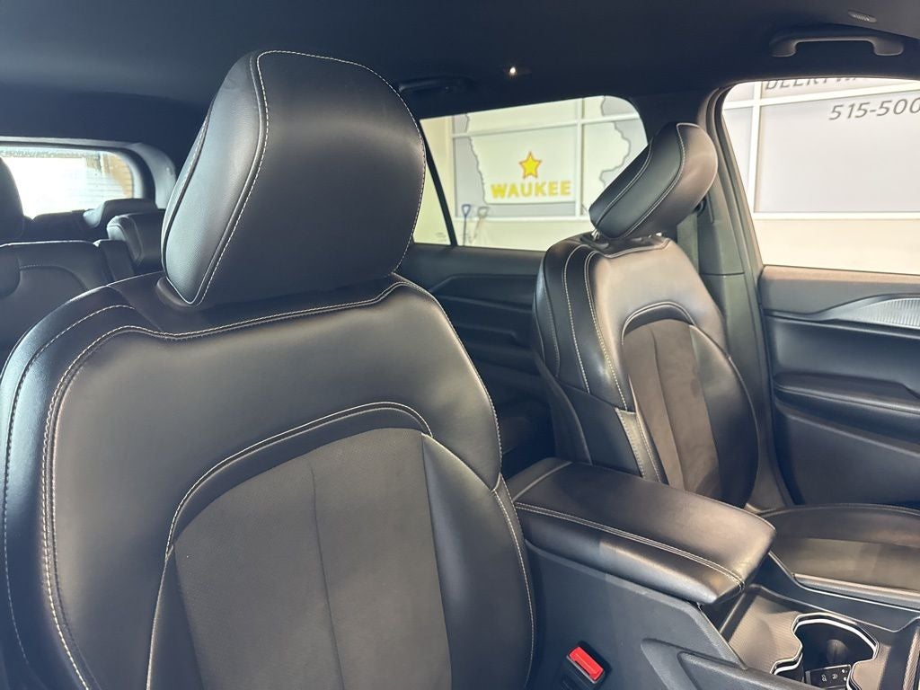 2024 Jeep Grand Cherokee L Altitude 4x4