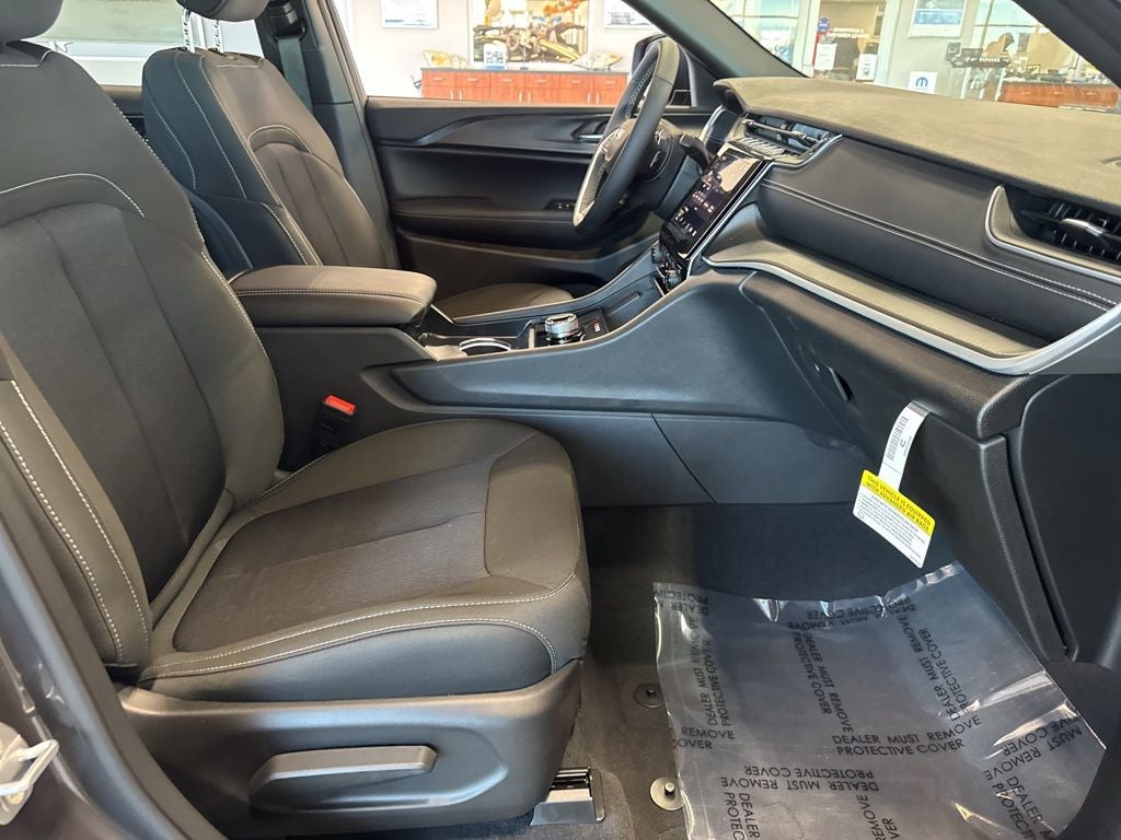 2026 Jeep Grand Cherokee GRAND CHEROKEE L LAREDO X 4X4