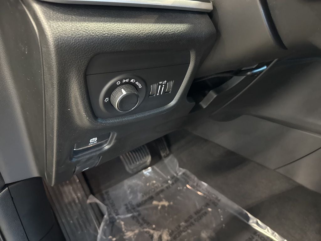 2026 Jeep Grand Cherokee GRAND CHEROKEE L LAREDO X 4X4