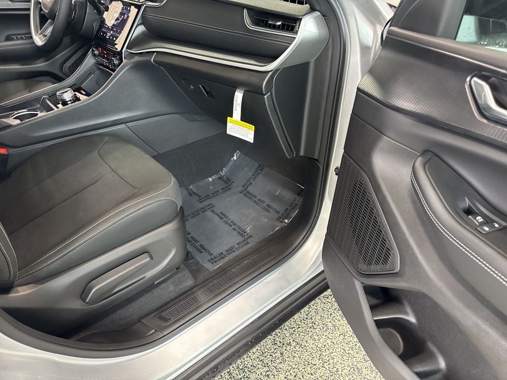 2026 Jeep Grand Cherokee GRAND CHEROKEE L LAREDO X 4X4