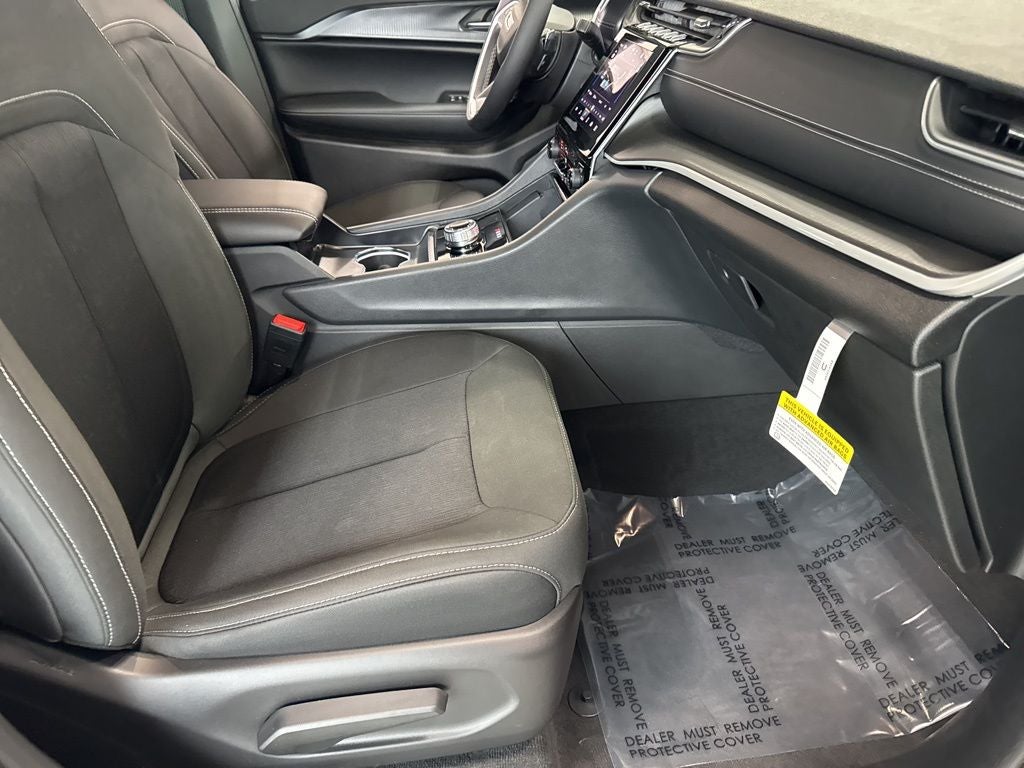 2026 Jeep Grand Cherokee GRAND CHEROKEE L LAREDO X 4X4