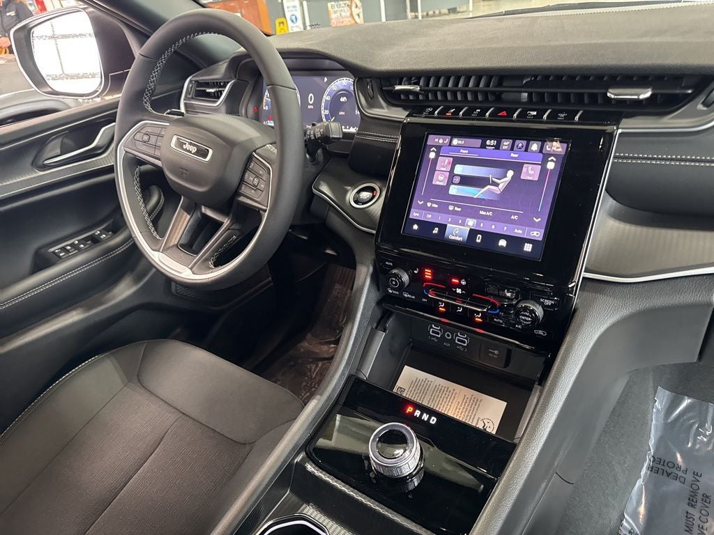 2026 Jeep Grand Cherokee GRAND CHEROKEE L LAREDO X 4X4