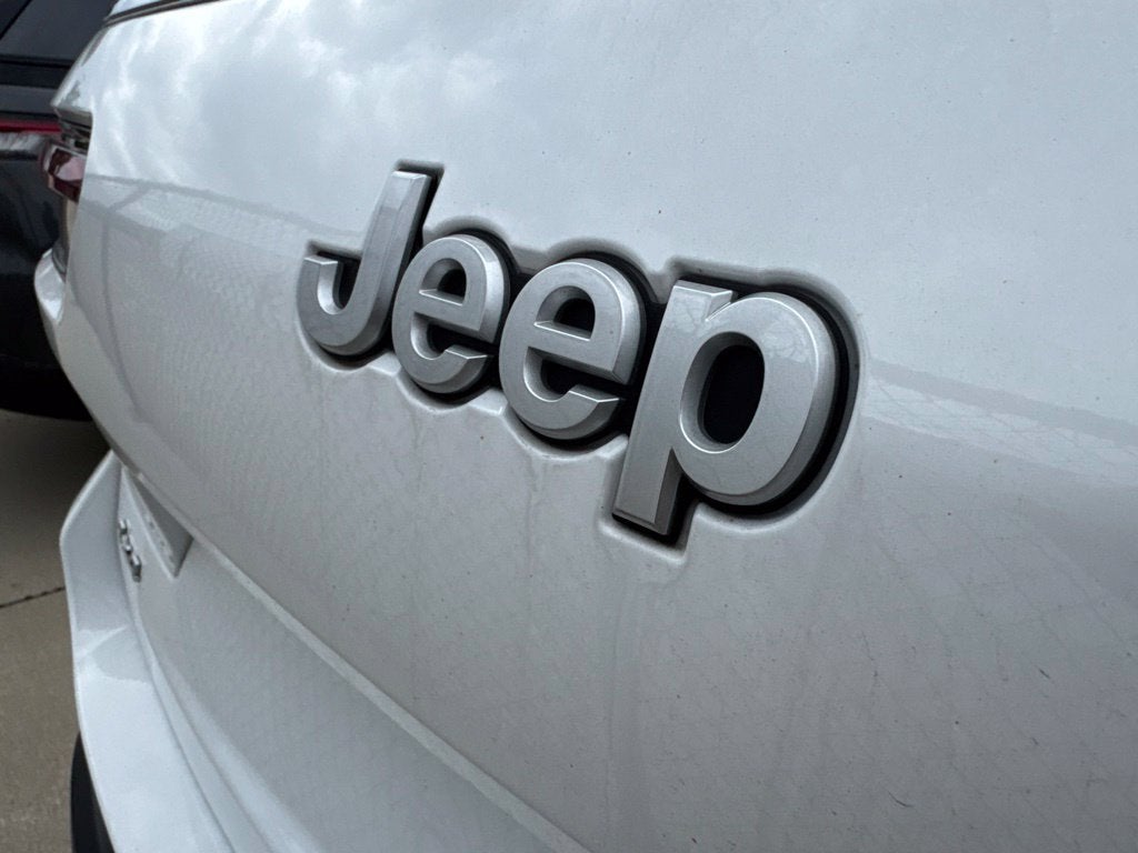 2025 Jeep Grand Cherokee L Laredo X 4x4