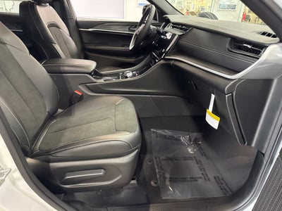 2027 Jeep Grand Cherokee GRAND CHEROKEE L LAREDO ALTITUDE 4X4
