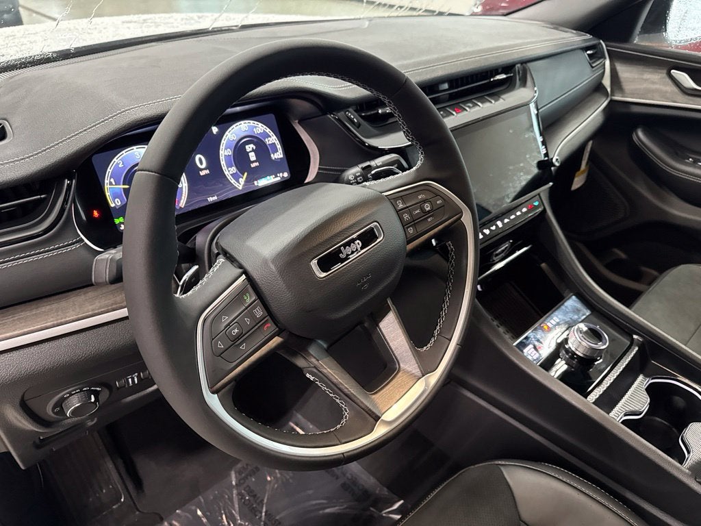 2027 Jeep Grand Cherokee GRAND CHEROKEE L LAREDO ALTITUDE 4X4