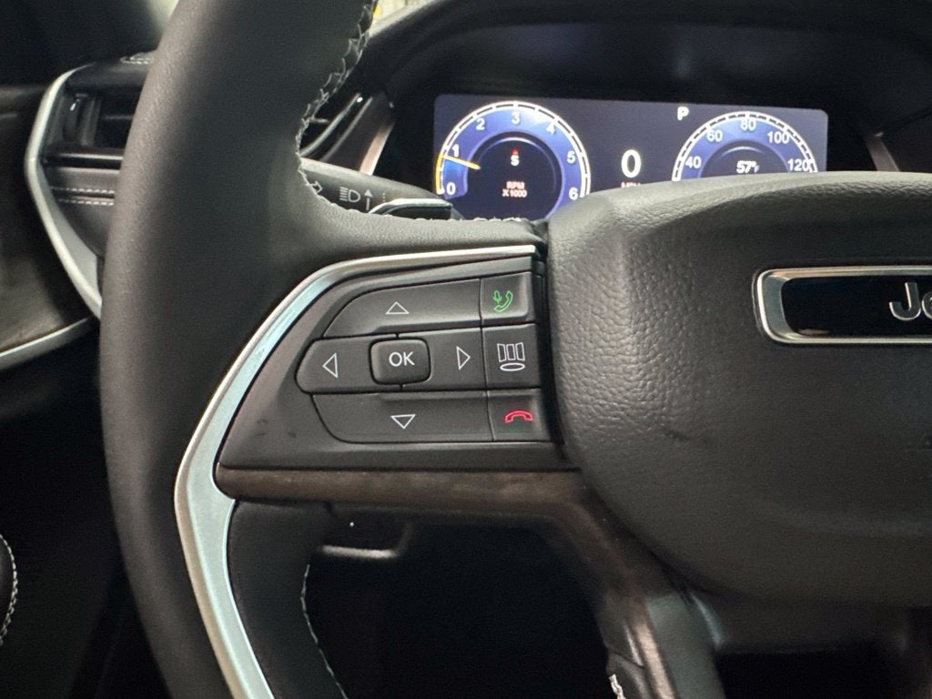 2027 Jeep Grand Cherokee GRAND CHEROKEE L LAREDO ALTITUDE 4X4
