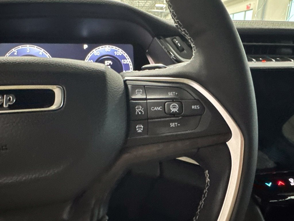 2027 Jeep Grand Cherokee GRAND CHEROKEE L LAREDO ALTITUDE 4X4