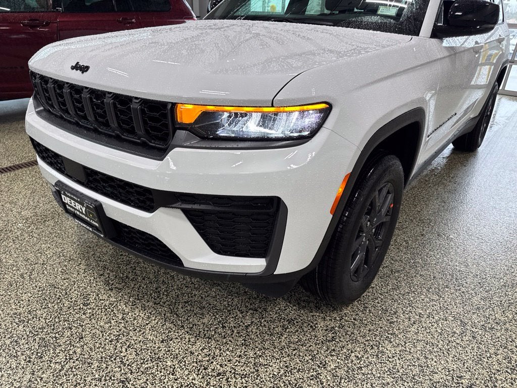 2027 Jeep Grand Cherokee GRAND CHEROKEE L LAREDO ALTITUDE 4X4