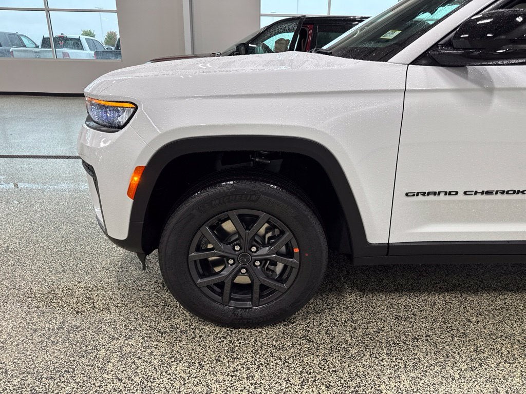 2027 Jeep Grand Cherokee GRAND CHEROKEE L LAREDO ALTITUDE 4X4