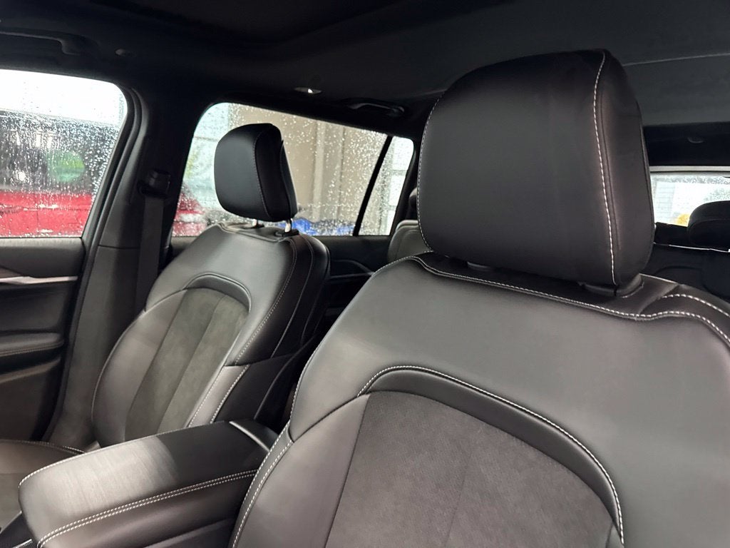 2027 Jeep Grand Cherokee GRAND CHEROKEE L LAREDO ALTITUDE 4X4