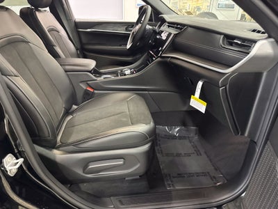 2027 Jeep Grand Cherokee GRAND CHEROKEE L LAREDO ALTITUDE 4X4