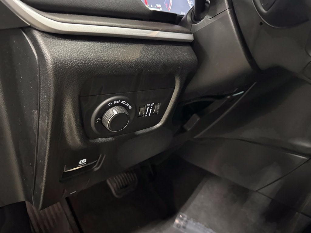 2027 Jeep Grand Cherokee GRAND CHEROKEE L LAREDO ALTITUDE 4X4