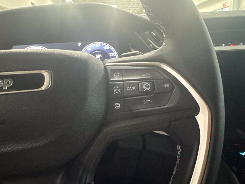 2027 Jeep Grand Cherokee GRAND CHEROKEE L LAREDO ALTITUDE 4X4