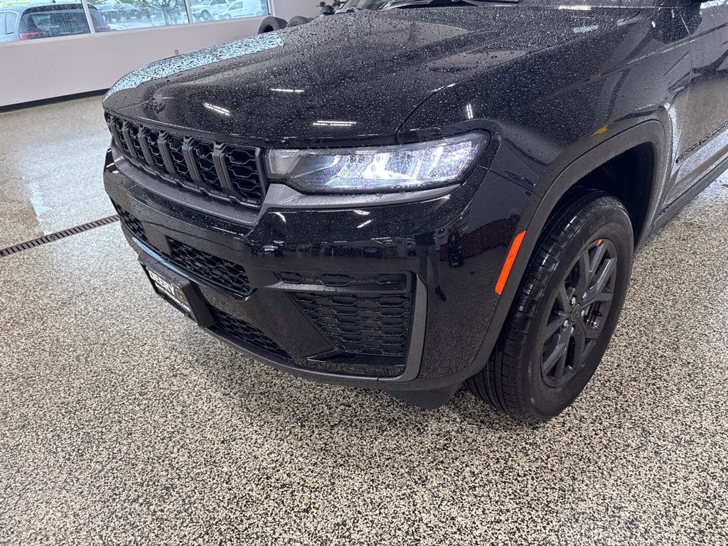 2027 Jeep Grand Cherokee GRAND CHEROKEE L LAREDO ALTITUDE 4X4