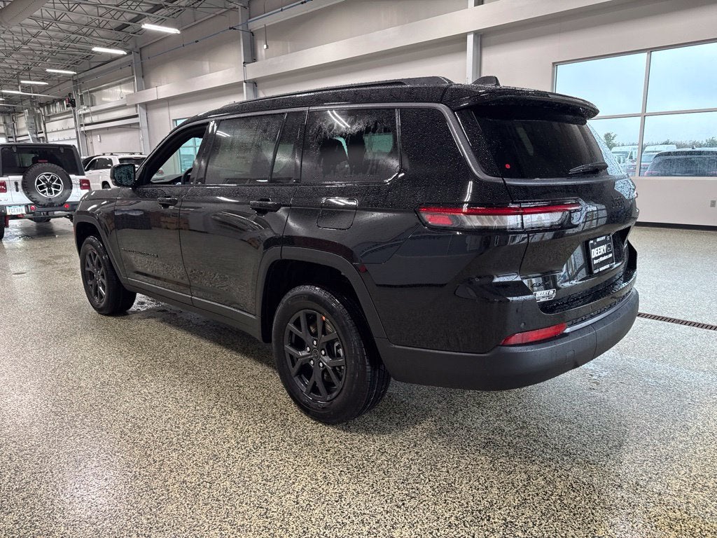 2027 Jeep Grand Cherokee GRAND CHEROKEE L LAREDO ALTITUDE 4X4