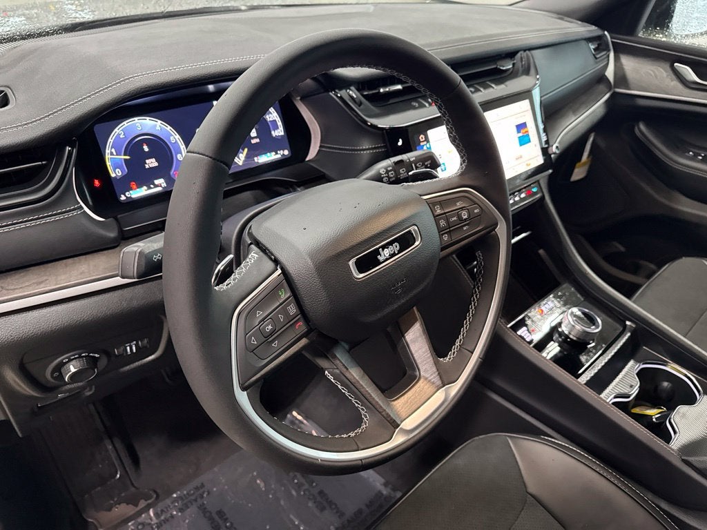 2027 Jeep Grand Cherokee GRAND CHEROKEE L LAREDO ALTITUDE 4X4