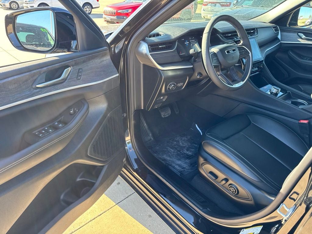 2025 Jeep Grand Cherokee L Limited 4x4