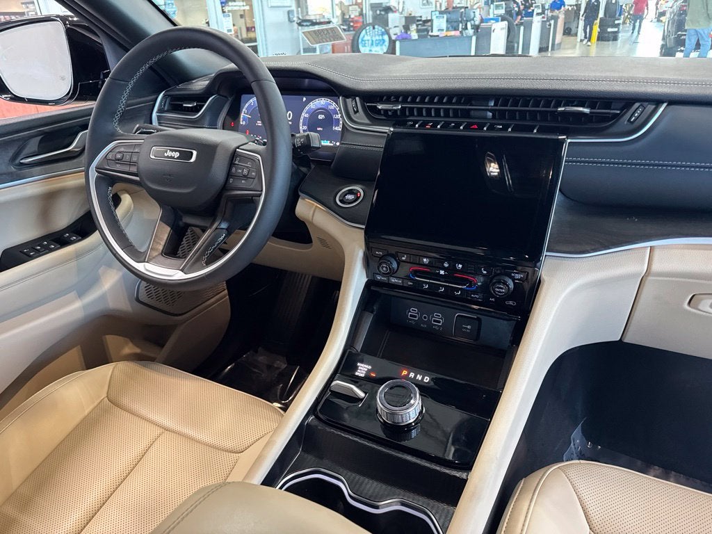 2025 Jeep Grand Cherokee L Limited 4x4