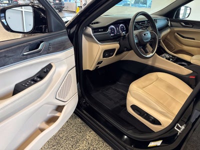 2025 Jeep Grand Cherokee L Limited 4x4