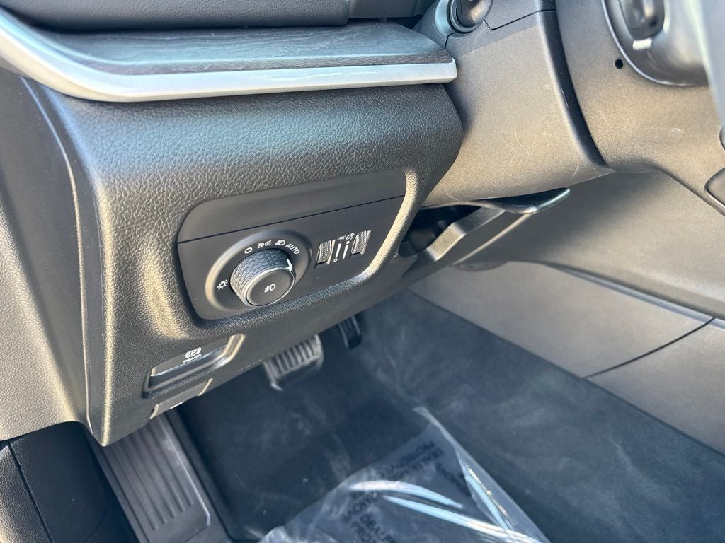 2025 Jeep Grand Cherokee L Limited 4x4