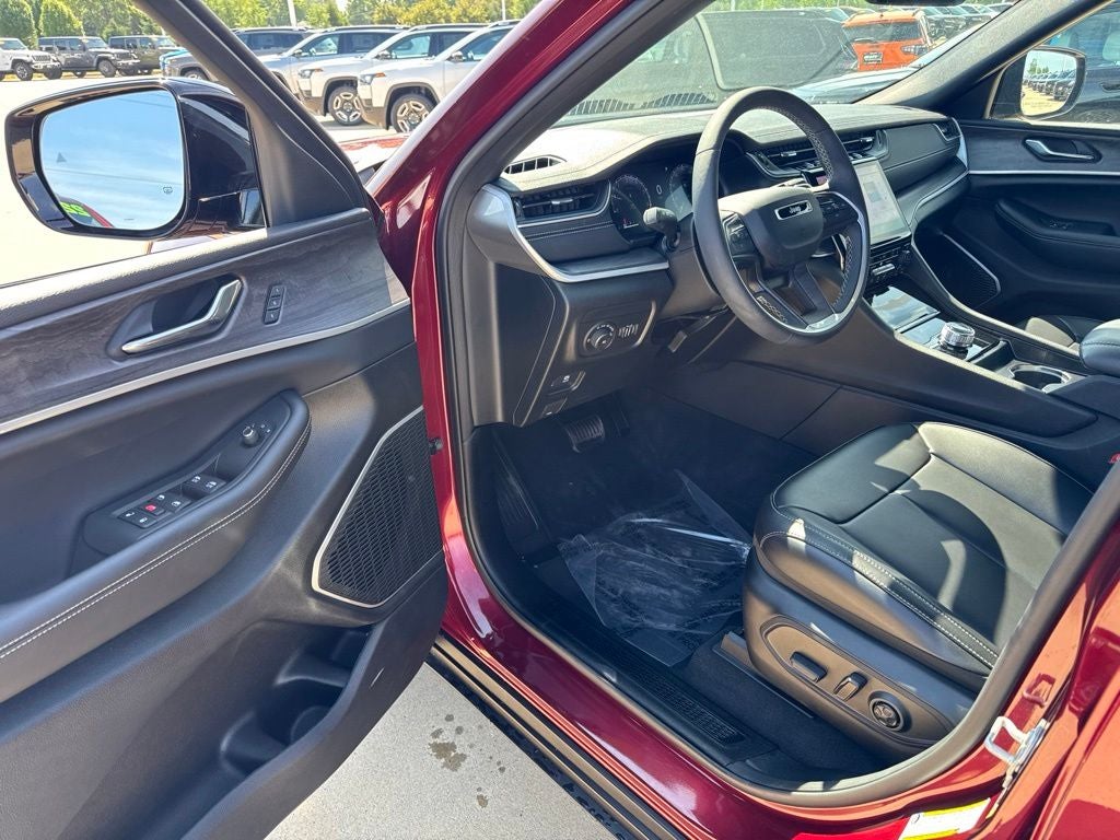 2025 Jeep Grand Cherokee L Limited 4x4