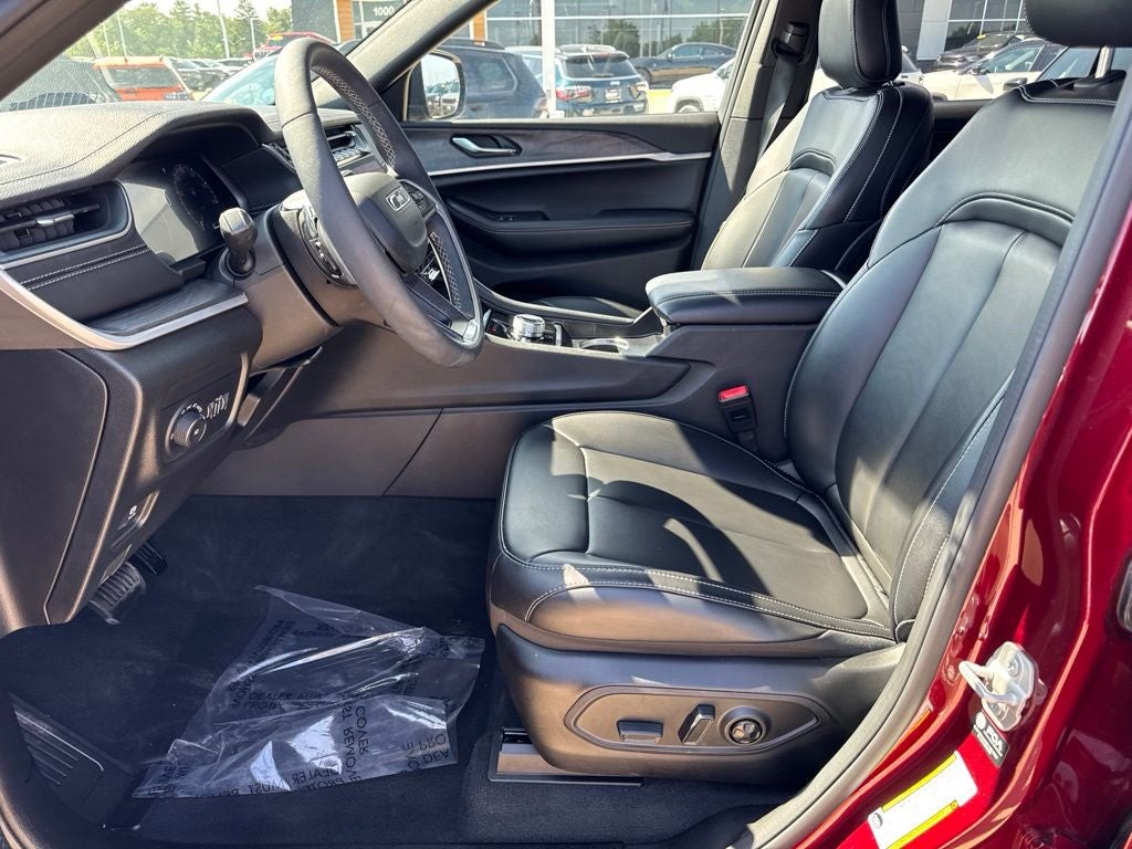 2025 Jeep Grand Cherokee L Limited 4x4