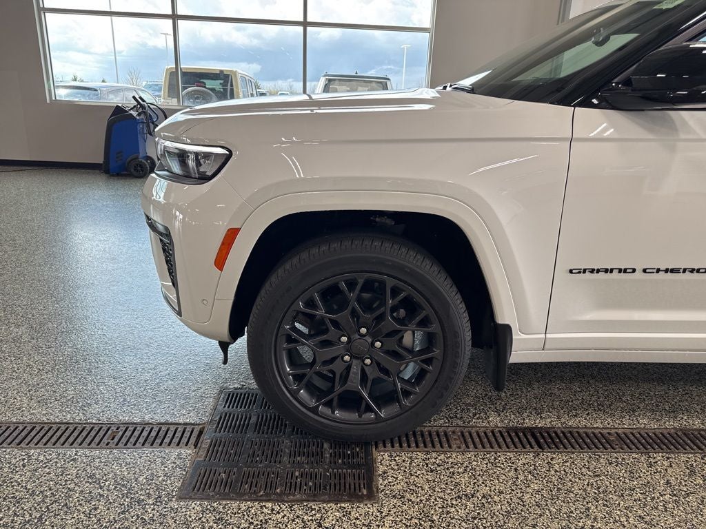 2026 Jeep Grand Cherokee GRAND CHEROKEE L SUMMIT 4X4