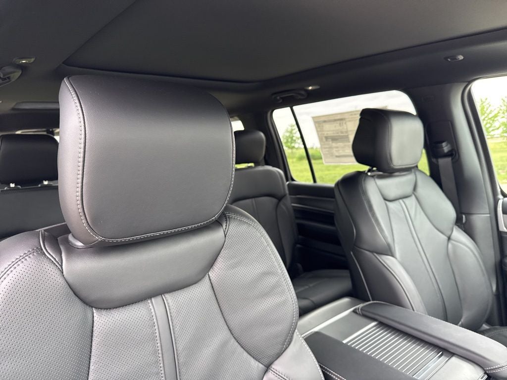 2026 Jeep Grand Wagoneer GRAND WAGONEER UPLAND 4X4