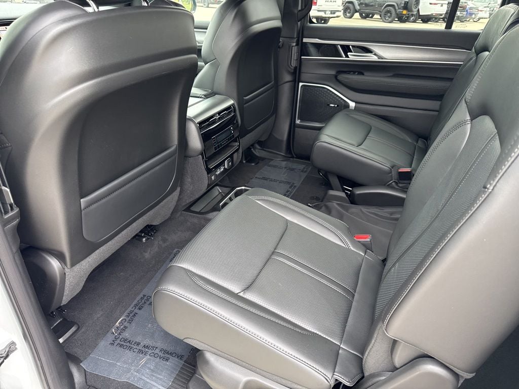 2026 Jeep Grand Wagoneer GRAND WAGONEER UPLAND 4X4