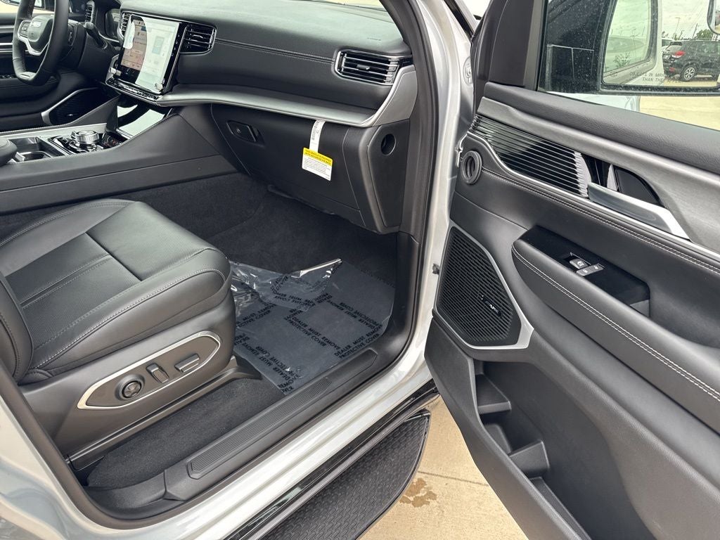 2026 Jeep Grand Wagoneer GRAND WAGONEER UPLAND 4X4