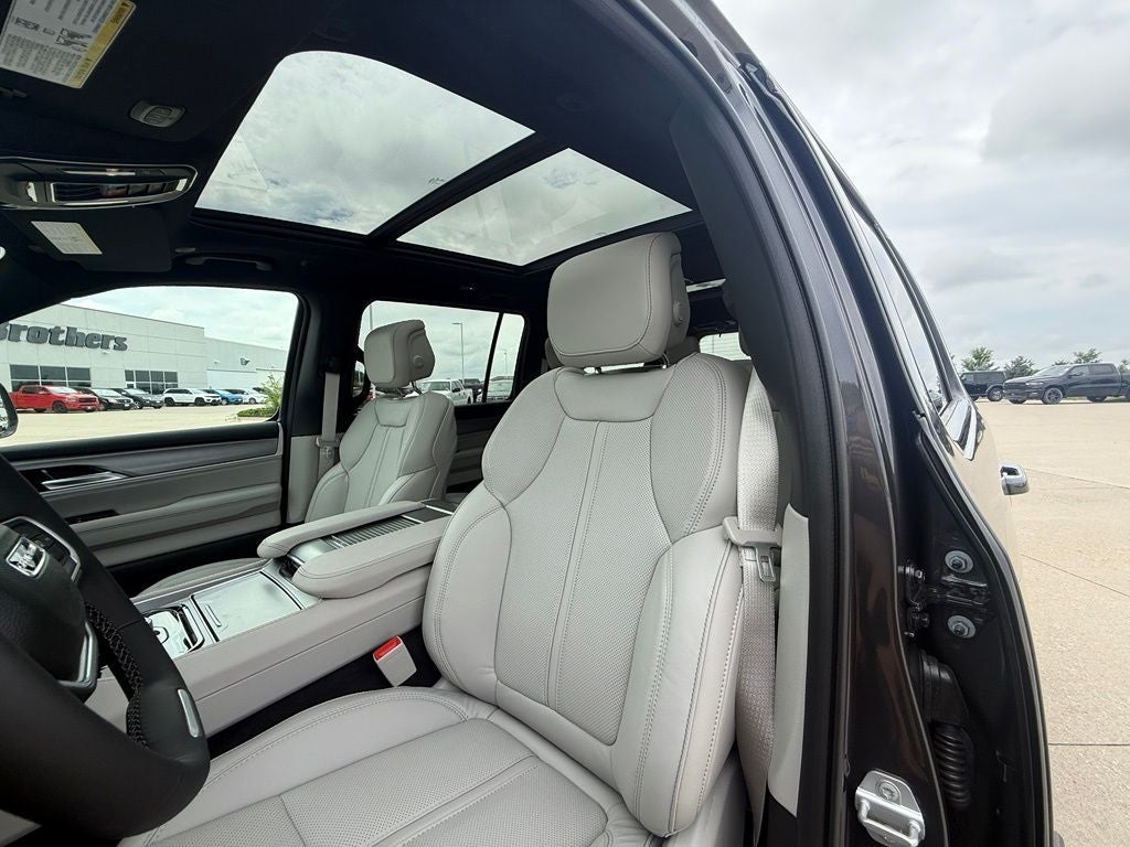 2026 Jeep Grand Wagoneer GRAND WAGONEER LIMITED ALTITUDE 4X4