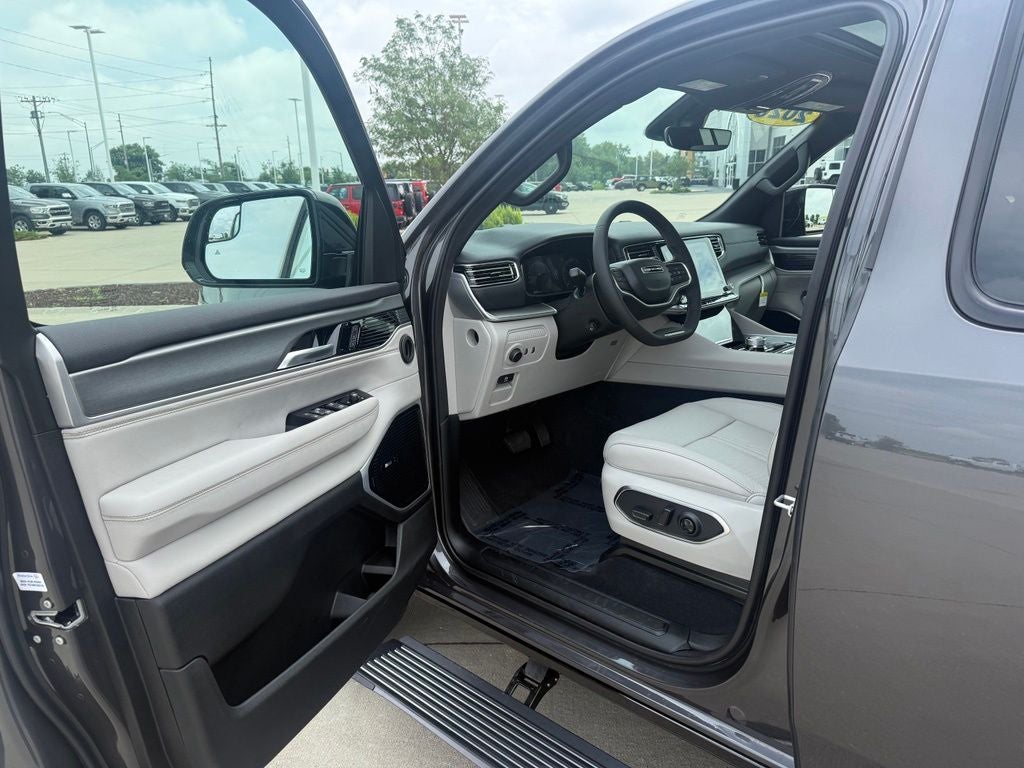 2026 Jeep Grand Wagoneer GRAND WAGONEER LIMITED ALTITUDE 4X4