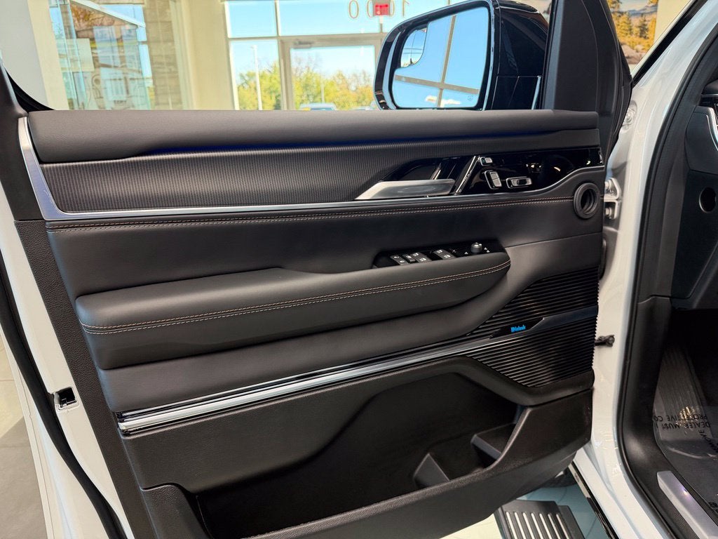 2027 Jeep Grand Wagoneer GRAND WAGONEER SUMMIT OBSIDIAN 4X4
