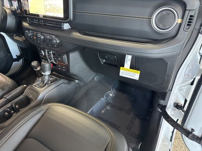 2026 Jeep Gladiator GLADIATOR SAHARA 4X4