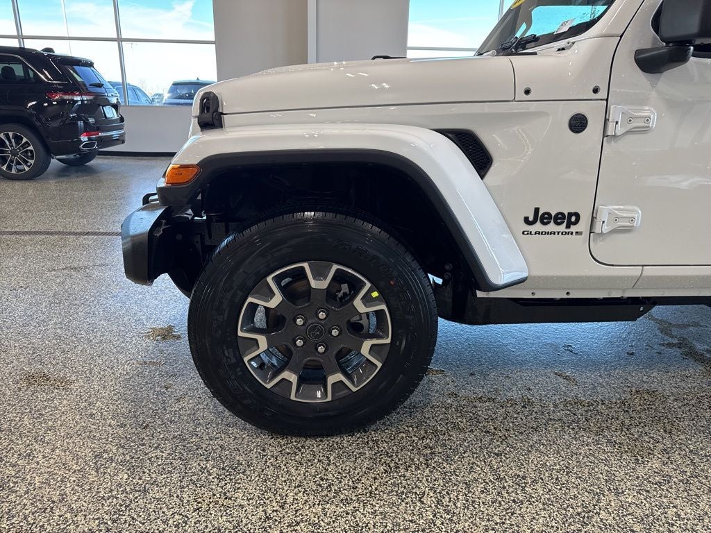 2026 Jeep Gladiator GLADIATOR SAHARA 4X4