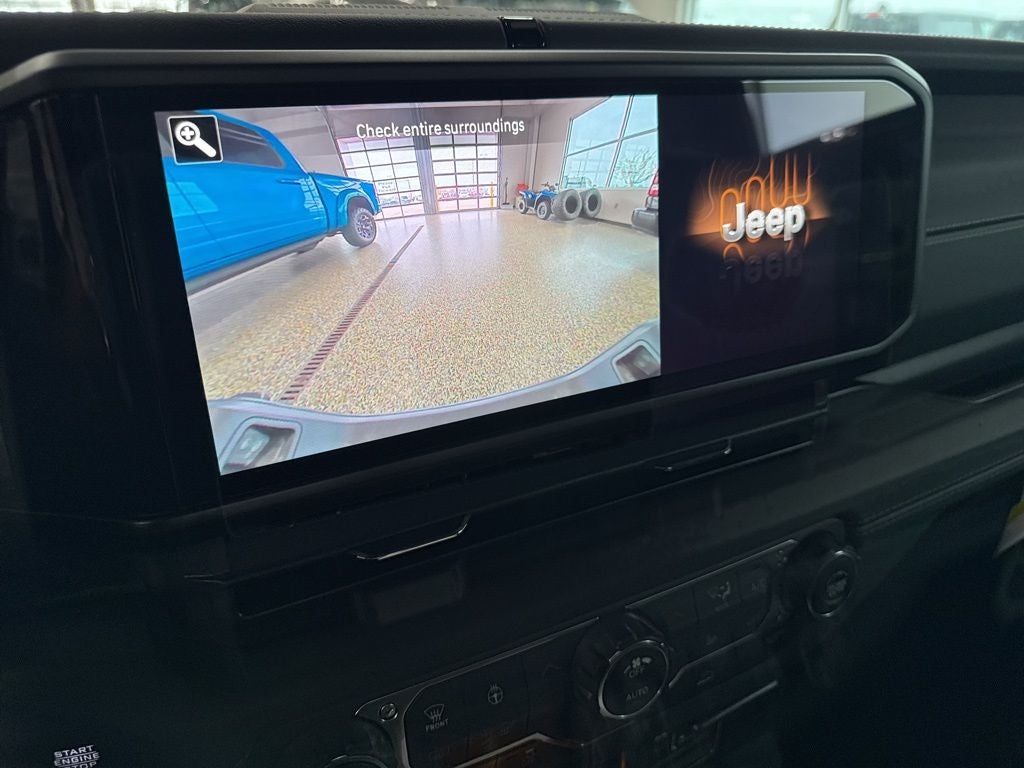 2026 Jeep Gladiator GLADIATOR SAHARA 4X4