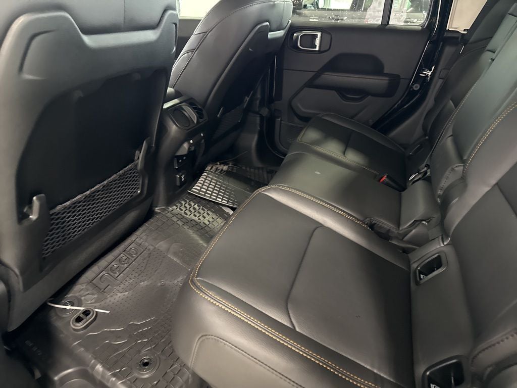 2026 Jeep Gladiator GLADIATOR SAHARA 4X4