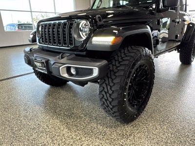 2026 Jeep Gladiator GLADIATOR SAHARA 4X4