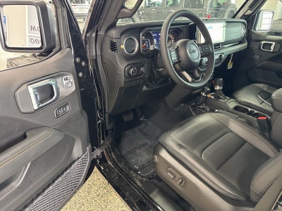 2026 Jeep Gladiator GLADIATOR SAHARA 4X4