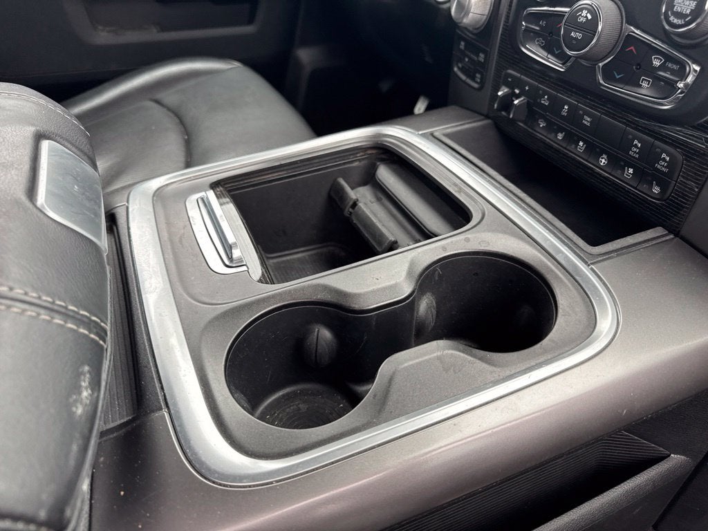 2017 RAM 1500 Limited Crew Cab 4x4 5'7' Box