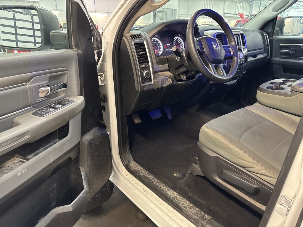 2019 RAM 1500 Classic SLT Crew Cab 4x4 6'4' Box