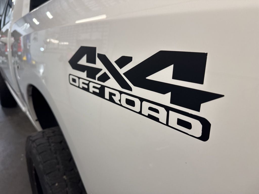 2019 RAM 1500 Classic SLT Crew Cab 4x4 6'4' Box