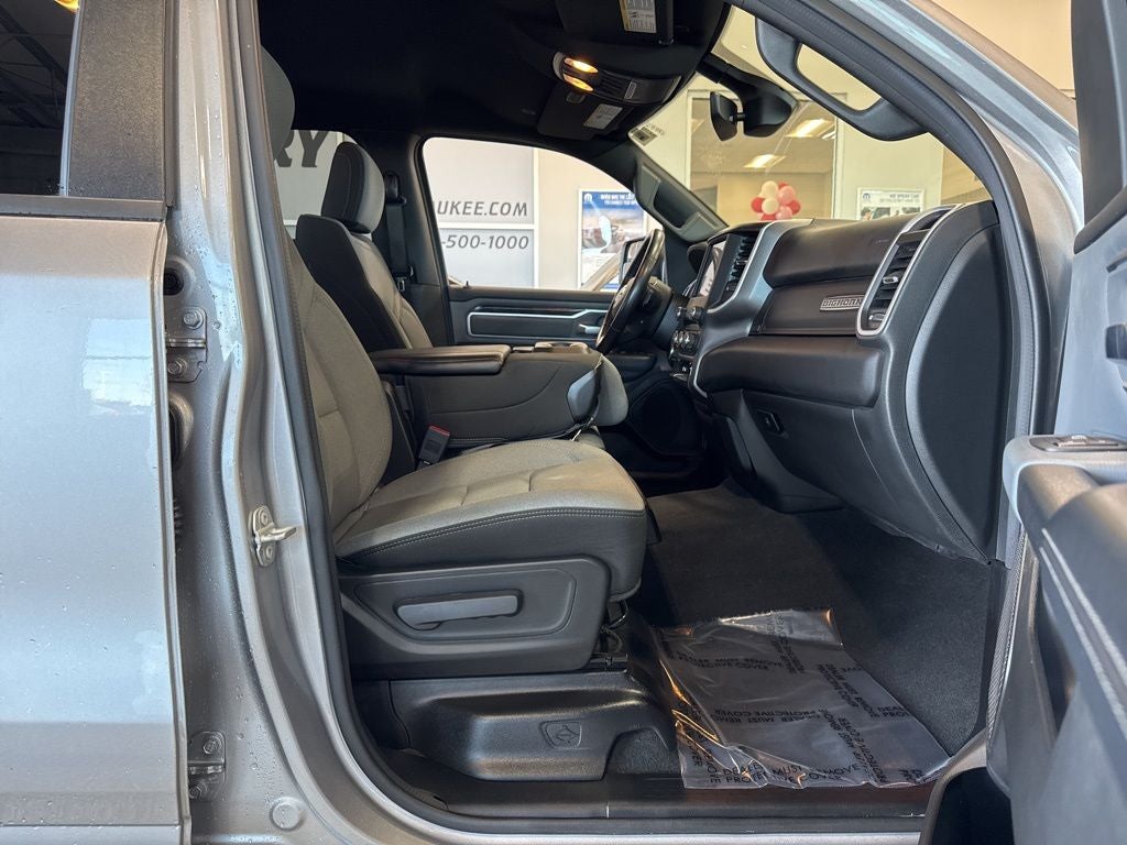 2022 RAM 1500 Big Horn Crew Cab 4x4 5'7' Box