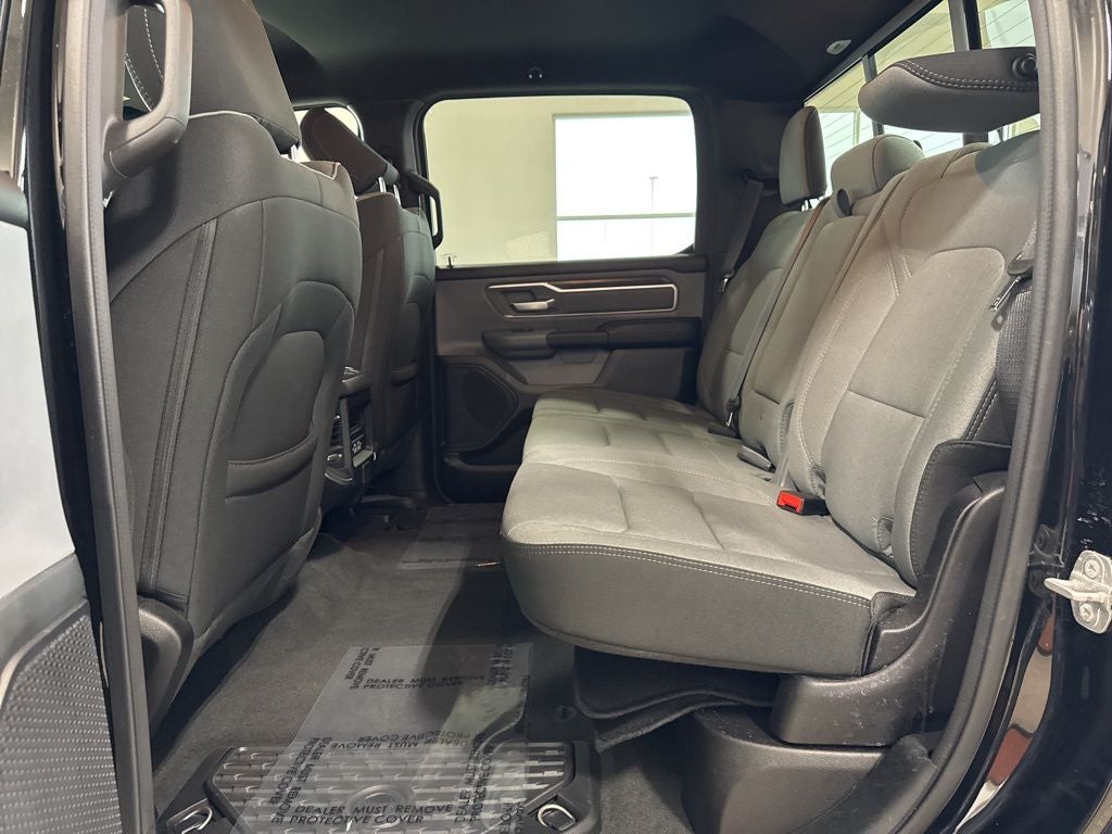 2022 RAM 1500 Big Horn Crew Cab 4x4 5'7' Box