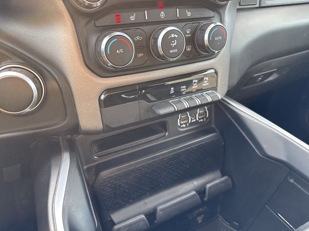 2020 RAM 1500 Big Horn Quad Cab 4x4 6'4' Box